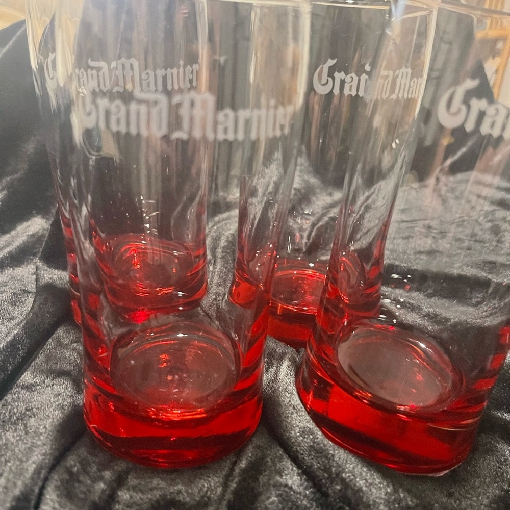Red Glass Set - Picture 2 of 9